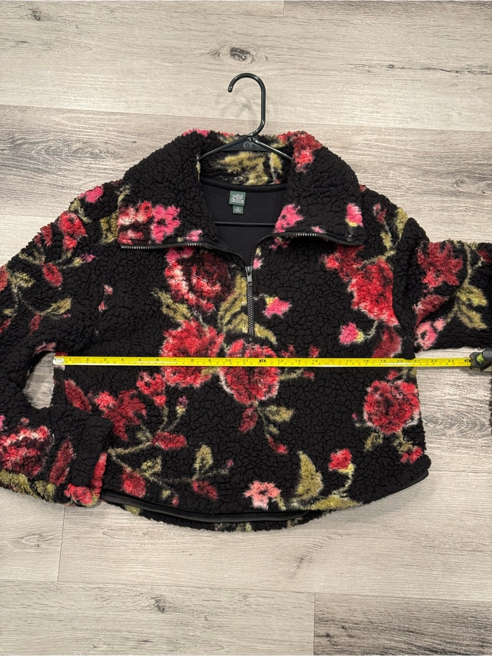 WILD FABLE Black Sherpa Quarter Zip Pullover with Pink & Red Floral Medium EUC - Picture 3 of 7